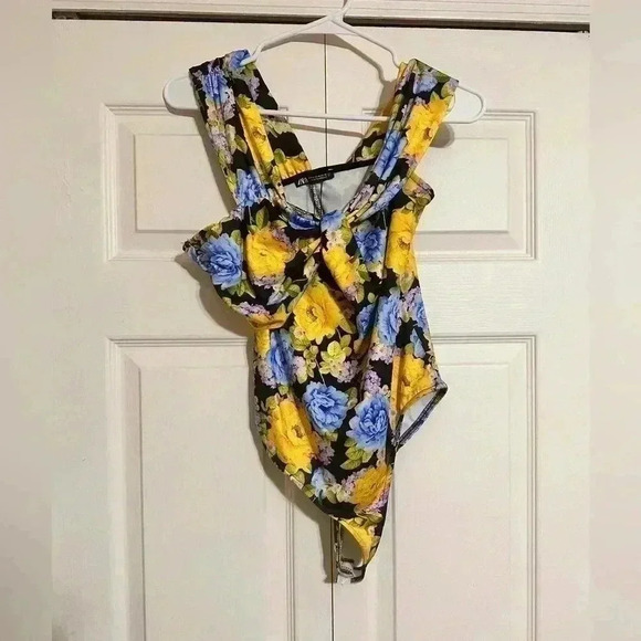 Zara Floral Bodysuit - Picture 5 of 9